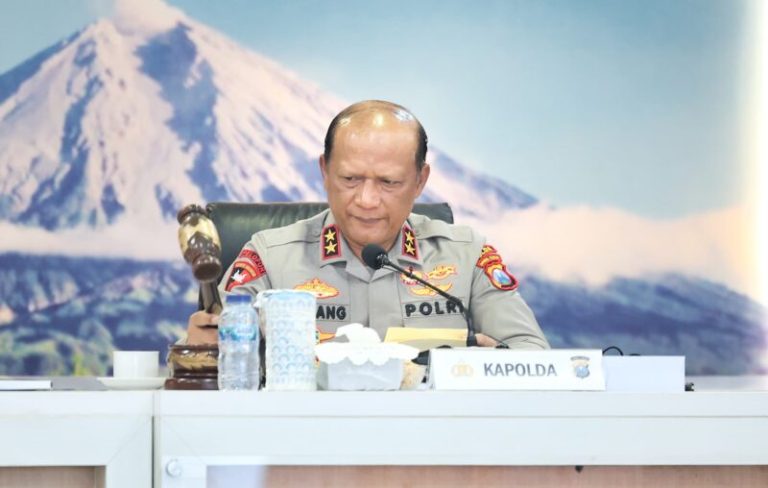 ea406fdabafc1ce8e3ab4d02e5fb3f12de25d7b7b731e1cce0a1dde0d4cf95dc.0